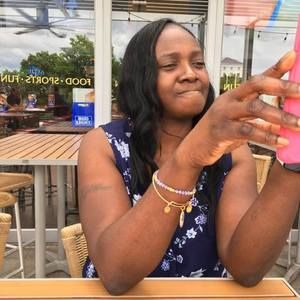 Meet your Posher, Yvette